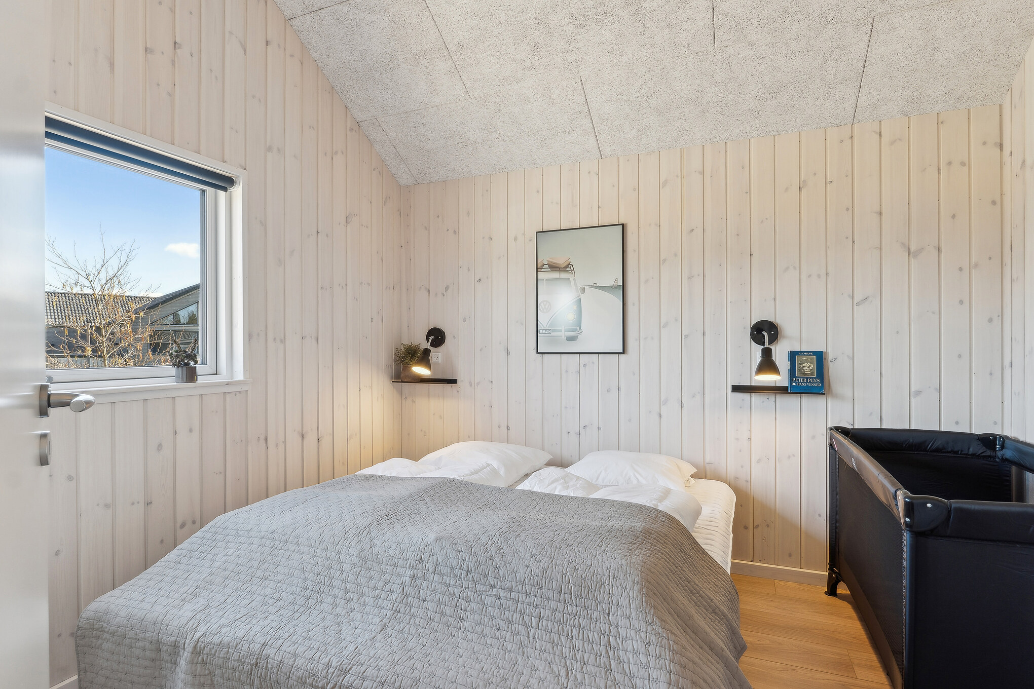 Eines der 5 Schlafzimmer im Luxusferienhaus Nr. 666