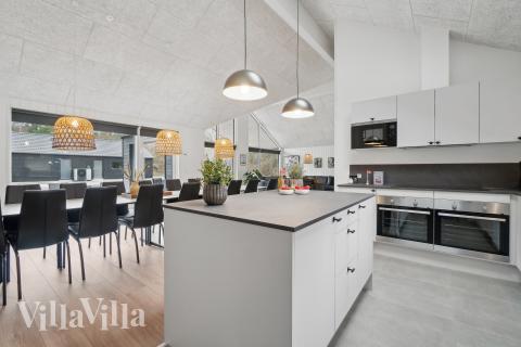 Die Küche in dem Luxusferienhaus Nr. 622 ist so gut ausgestattet, dass man problemlos Mahlzeiten für 18 Personen zubereiten kann.