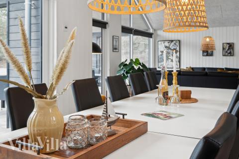 Aufenthaltsraum mit Platz für 18 im Luxusferienhaus Nr. 622.