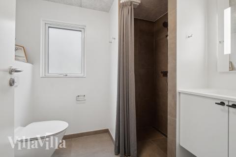 Eines der Badezimmer im Luxusferienhaus Nr. 622