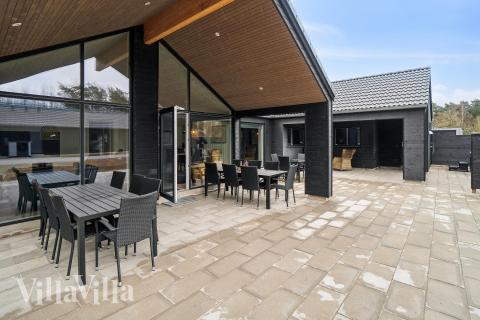 Genießen Sie einen Grillabend auf der Terrasse des Luxusferienhauses Nr. 622 in Bornholm