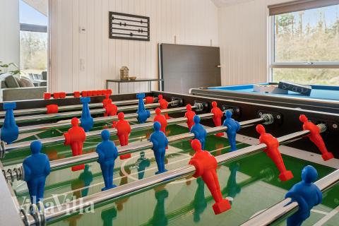 Das Luxusferienhaus 621 für 16 Personen hat einen großen Aktivitätsraum mit u. a. Billard und Darts