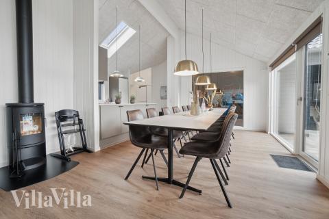 Aufenthaltsraum mit Platz für 16 im Luxusferienhaus Nr. 621.