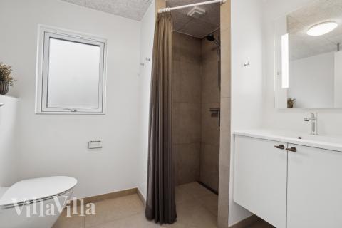 Eines der Badezimmer im Luxusferienhaus Nr. 621