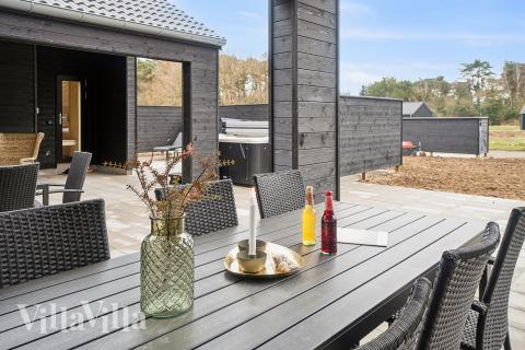 Genießen Sie einen Grillabend auf der Terrasse des Luxusferienhauses Nr. 621 in Bornholm