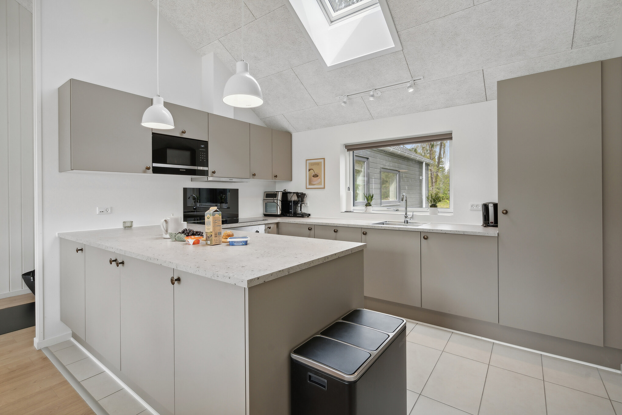 Gut ausgestattete Küche im Luxusferienhaus Nr. 668 in Fünen und seine Inseln.