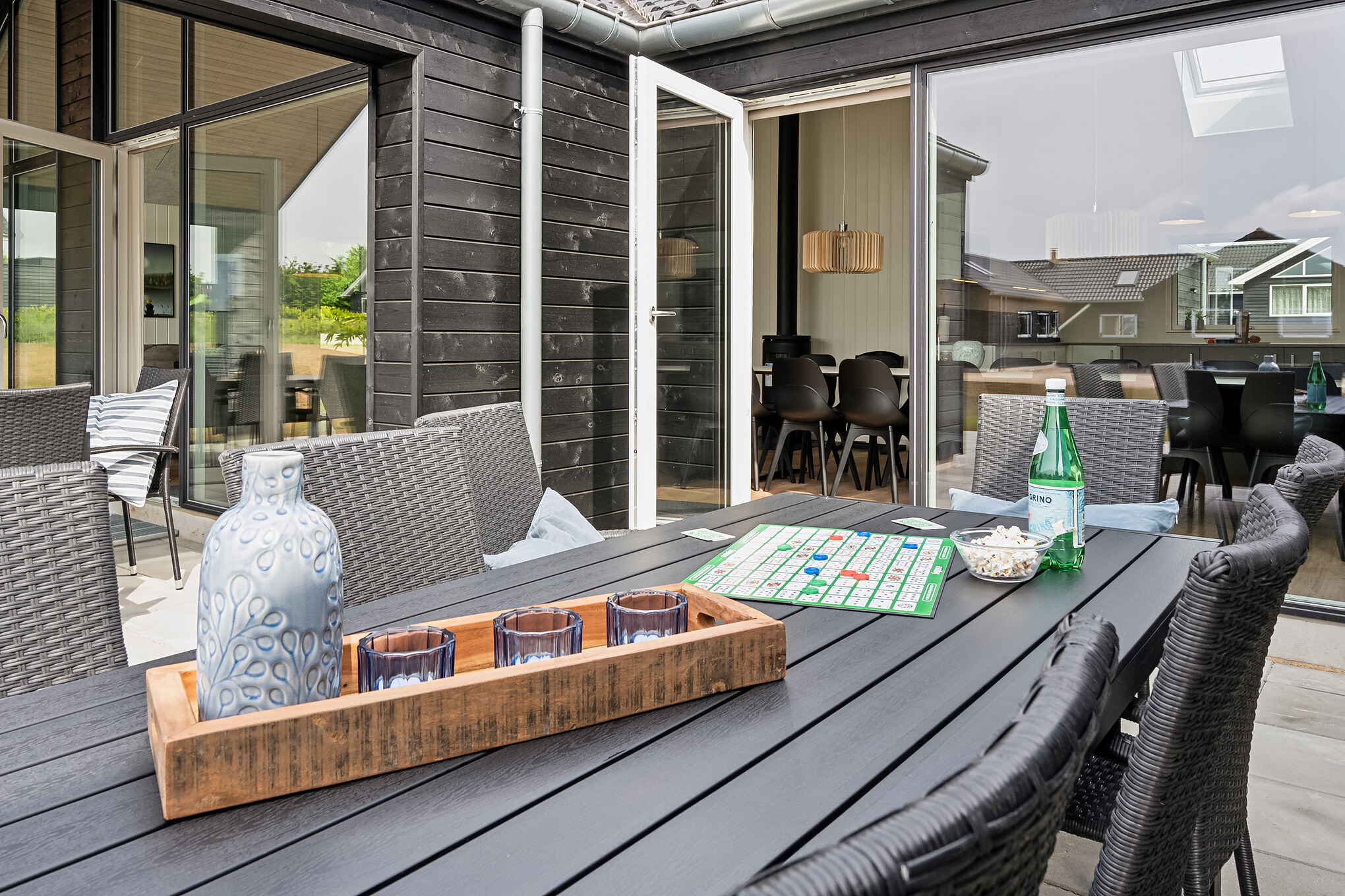 Das Luxusferienhaus Nr. 668 hat eine tolle Terrasse, die mit hochwertigen Gartenmöbeln für 16 Personen ausgestattet ist.