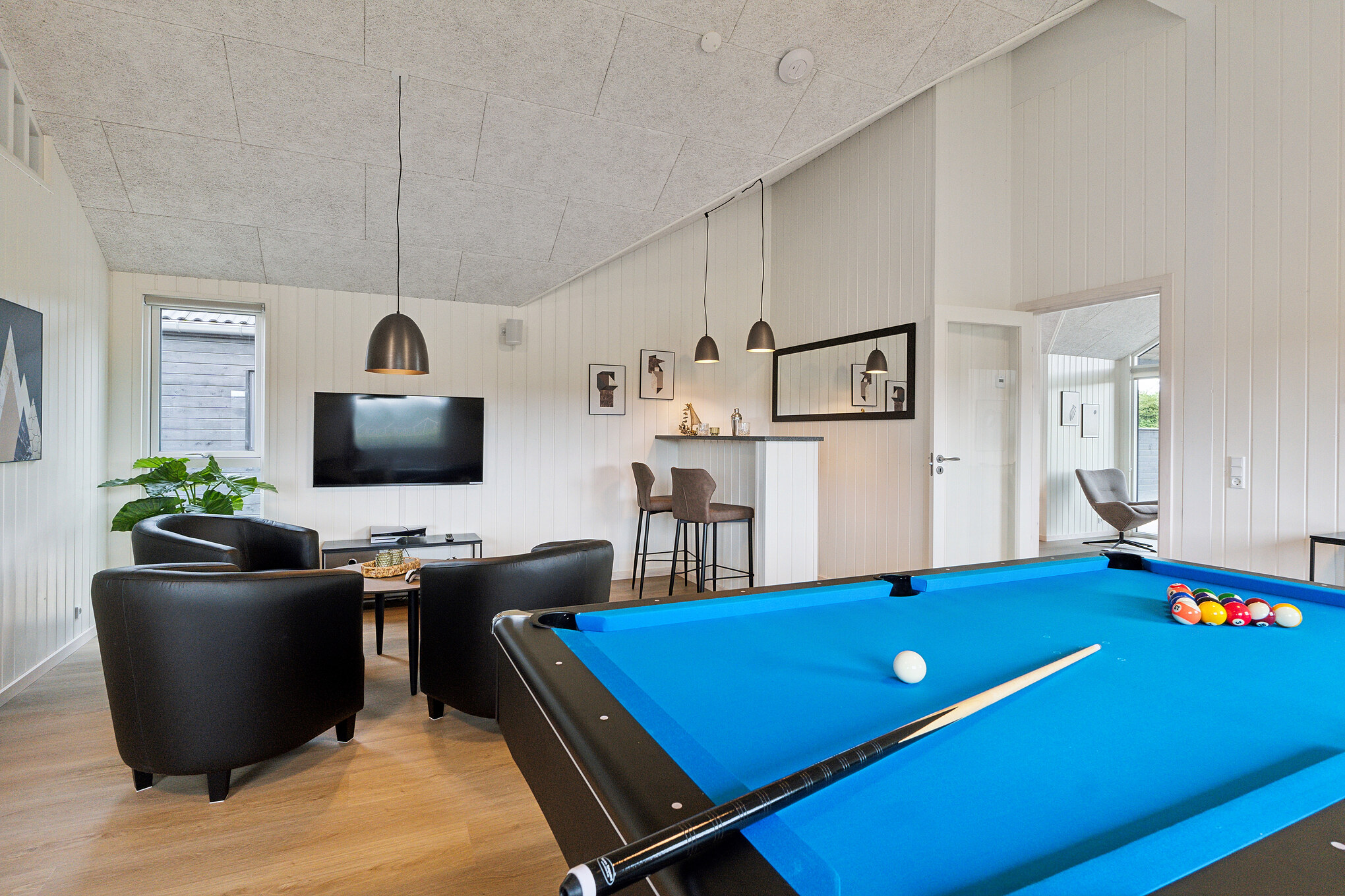Aktivitätsraum im Luxusferienhaus Nr. 696 mit 7 Schlafzimmern und Platz für 18 Gäste.