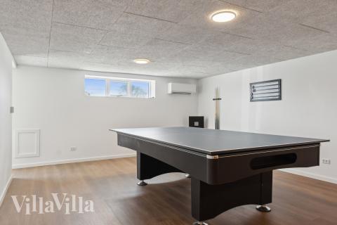 Aktivitätsraum im Luxusferienhaus Nr. 680 mit 14 Schlafzimmern und Platz für 32 Gäste.