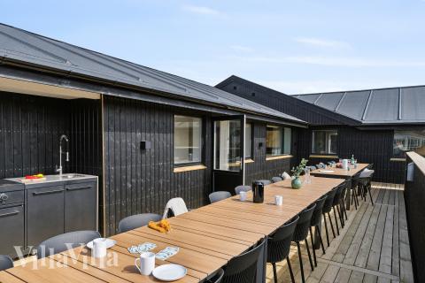 Das Luxusferienhaus Nr. 680 hat eine tolle Terrasse, die mit hochwertigen Gartenmöbeln für 32 Personen ausgestattet ist.