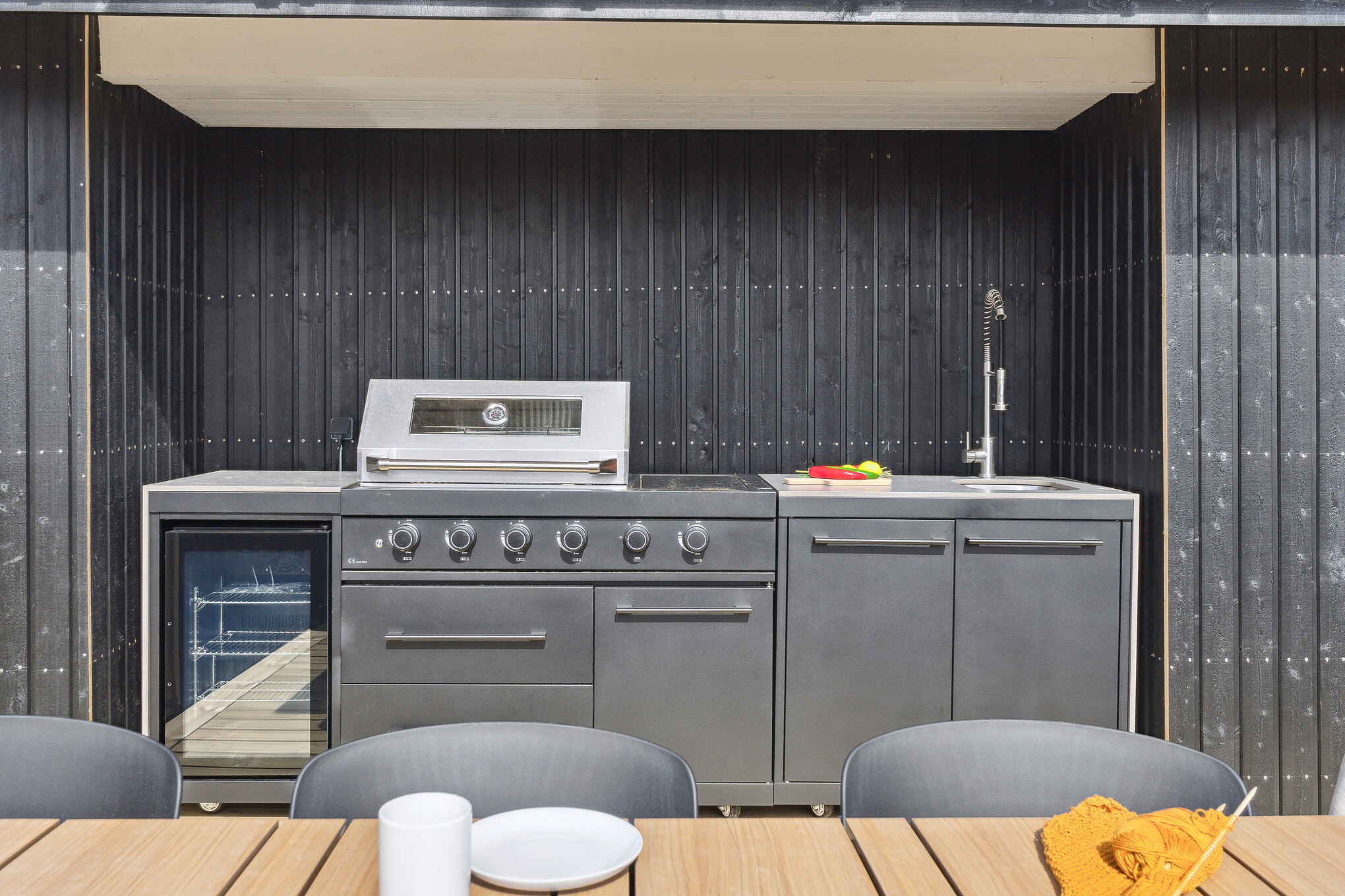 Genießen Sie einen Grillabend auf der Terrasse des Luxusferienhauses Nr. 680 in Nordjütland