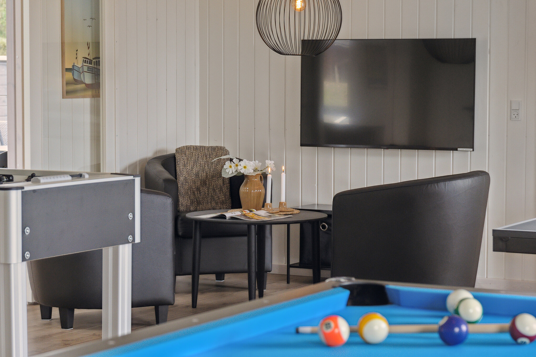 Das Luxusferienhaus 658 für 20 Personen hat einen großen Aktivitätsraum mit u. a. Billard und Darts