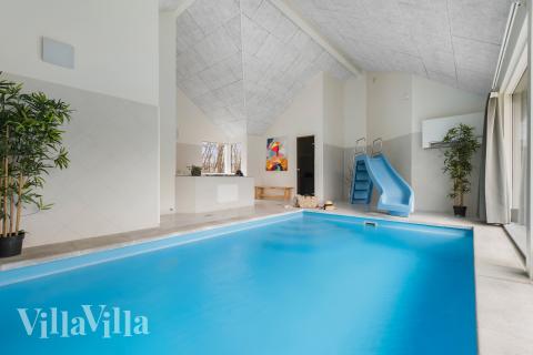 Der schicke Pool im Luxusferienhaus Nr. 339 für 16 Personen