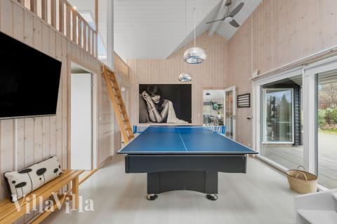 Neben den vielen schönen Stunden, die man im Poolbereich des Hauses verbringen kann, bietet das Luxusferienhaus 339 auch Spielevergnügen bei Billard/Tischtennis und Darts