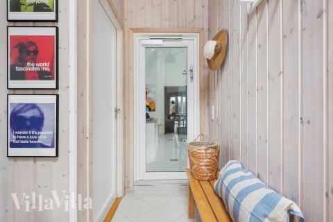 Der geräumige Eingangsbereich im Luxusferienhaus Nr. 339 in Nordseeland