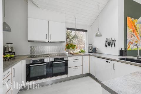 Die Küche in dem Luxusferienhaus Nr. 339 ist so gut ausgestattet, dass man problemlos Mahlzeiten für 16 Personen zubereiten kann.