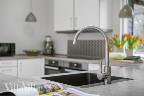 Die Küche im Luxusferienhaus Nr. 339 ist gut eingerichtet.