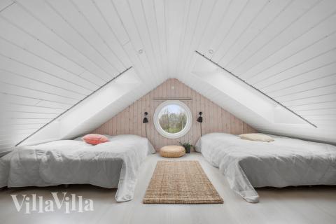 Einige der 16 Schlafgelegenheiten befinden sich im Luxusferienhaus Nr. 339 auf dem ausgebauten Dachboden