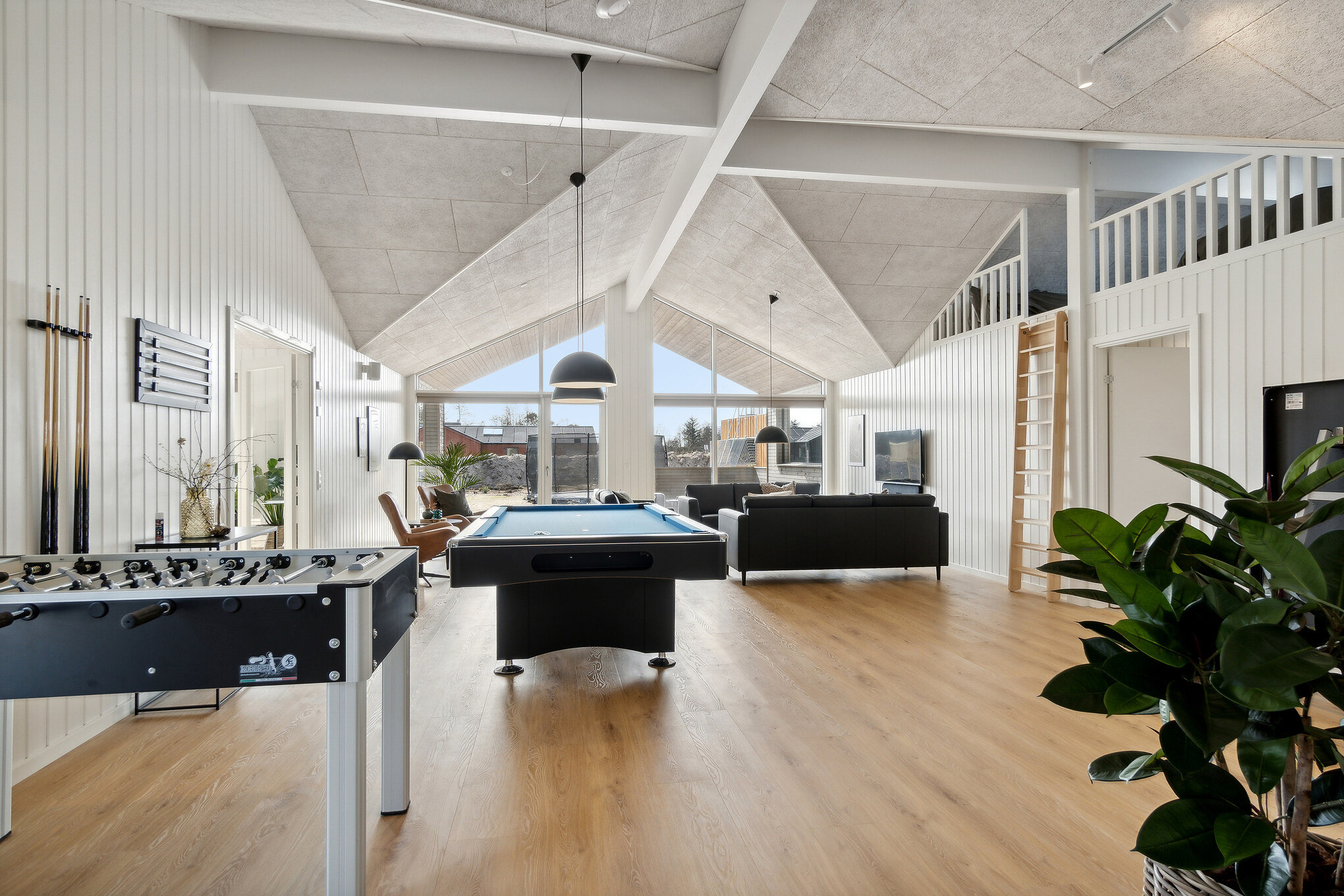 Aktivitätsraum im Luxusferienhaus Nr. 910 mit 12 Schlafzimmern und Platz für 30 Gäste.