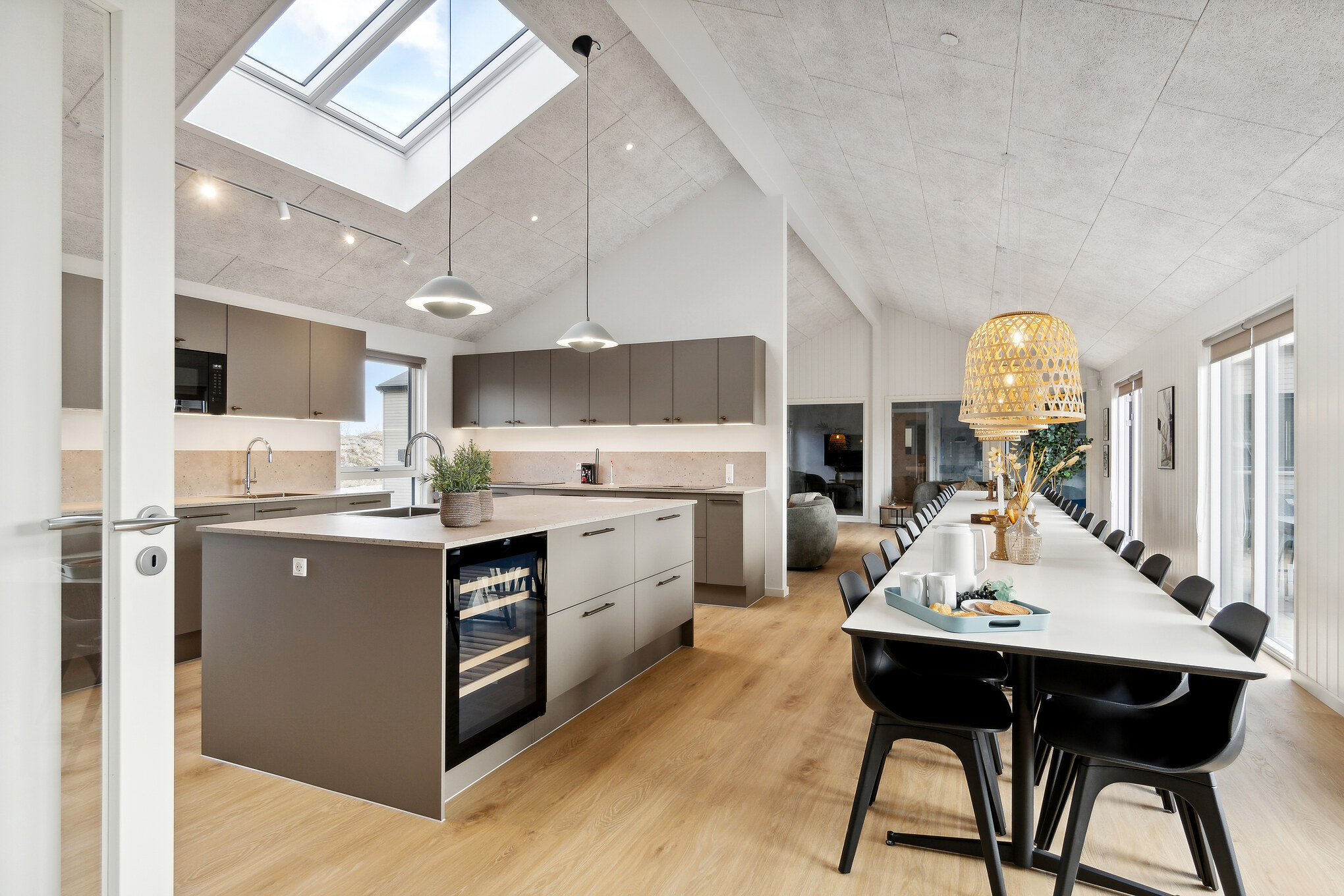 Die Küche in dem Luxusferienhaus Nr. 910 ist so gut ausgestattet, dass man problemlos Mahlzeiten für 30 Personen zubereiten kann.