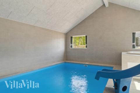 Der schicke Pool im Luxusferienhaus Nr. 803 für 16 Personen