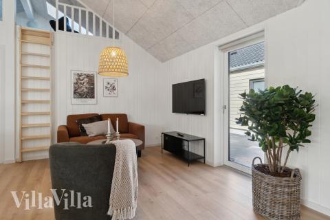 Neben den vielen schönen Stunden, die man im Poolbereich des Hauses verbringen kann, bietet das Luxusferienhaus 803 auch Spielevergnügen bei Billard/Tischtennis und Darts