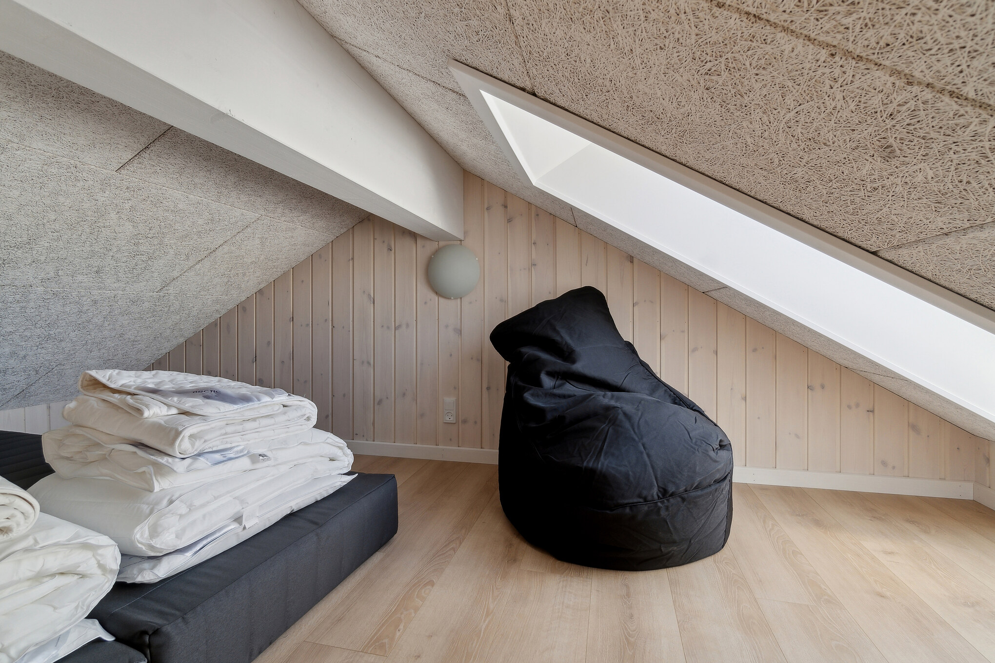 Einige der 26 Schlafgelegenheiten befinden sich im Luxusferienhaus Nr. 807 auf dem ausgebauten Dachboden