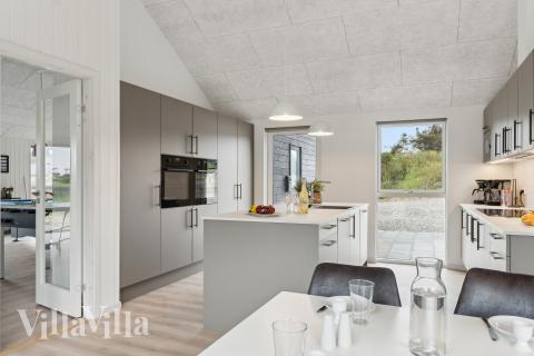 Die Küche in dem Luxusferienhaus Nr. 659 ist so gut ausgestattet, dass man problemlos Mahlzeiten für 20 Personen zubereiten kann.