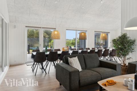 Der Aufenthaltsraum bietet Platz für 20 Personen, wenn ihr das Ferienhaus 659 in Nordjütland besucht.