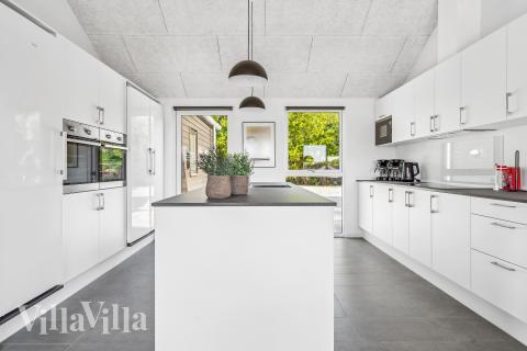 Die Küche in dem Luxusferienhaus Nr. 657 ist so gut ausgestattet, dass man problemlos Mahlzeiten für 20 Personen zubereiten kann.