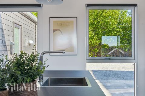 Gut ausgestattete Küche im Luxusferienhaus Nr. 657 in Südjütland.