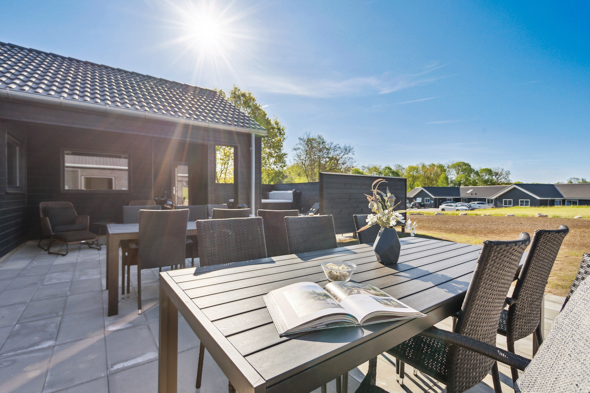 Das Luxusferienhaus Nr. 657 hat eine tolle Terrasse, die mit hochwertigen Gartenmöbeln für 20 Personen ausgestattet ist.