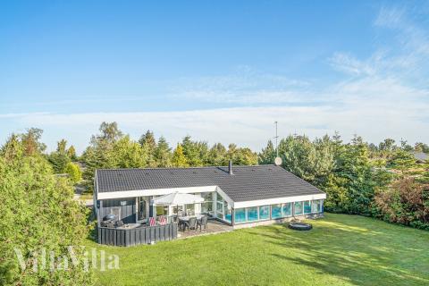 Dieses schöne Poolhaus Nr. 689 mit Platz für 10 Personen liegt in Lolland/Falster/Mön