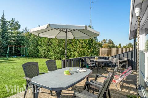 Das Luxusferienhaus Nr. 689 hat eine tolle Terrasse, die mit hochwertigen Gartenmöbeln für 10 Personen ausgestattet ist.