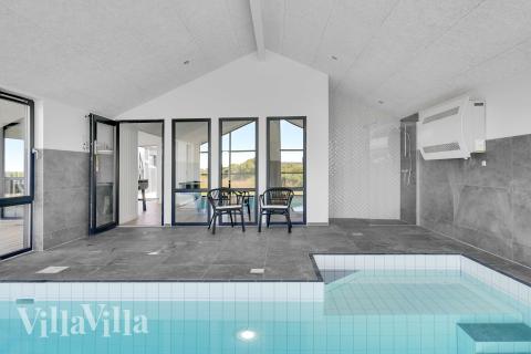 Der schicke Pool im Luxusferienhaus Nr. 909 für 12 Personen