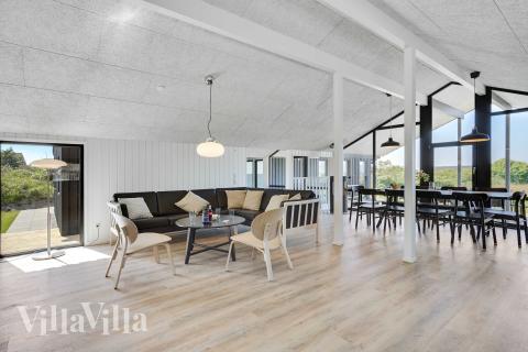 Die Couchecke im Luxusferienhaus Nr. 909 in Nordjütland.