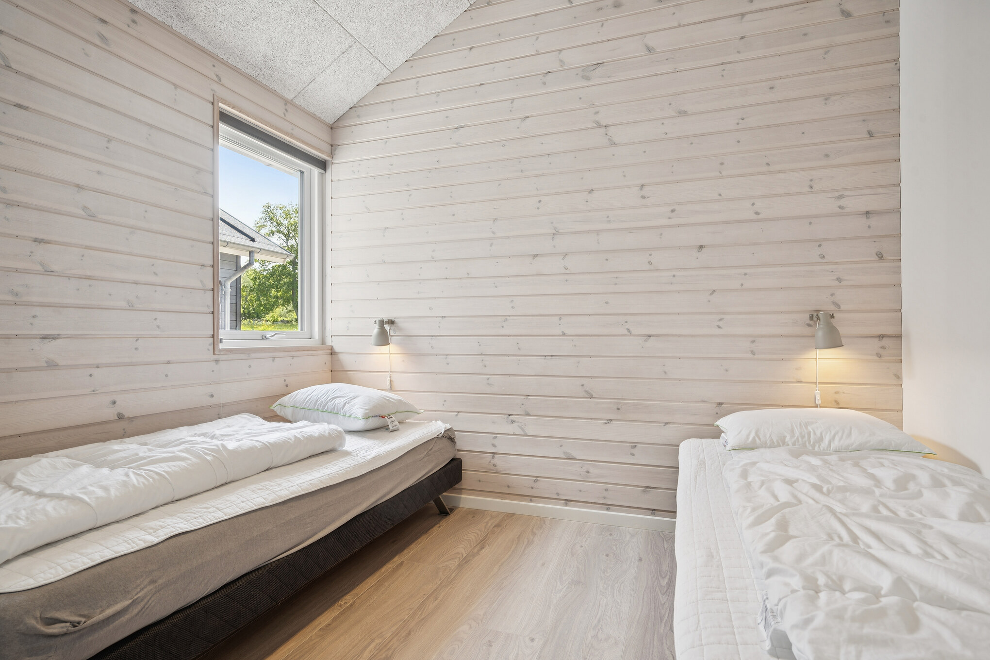 Eines der 6 Schlafzimmer im Luxusferienhaus Nr. 690