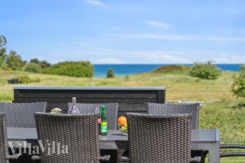 Auf der Terrasse des Ferienhauses Nr. 690 ist Platz für 20 Personen.