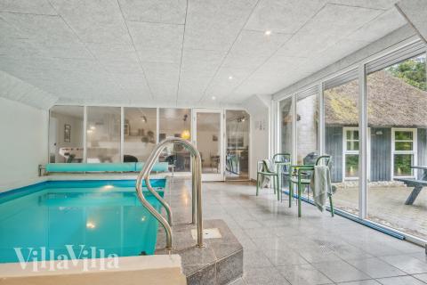 Der schicke Pool im Luxusferienhaus Nr. 552 für 12 Personen