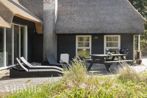Große Terrasse am Luxusferienhaus Nr. 552 in Westjütland.