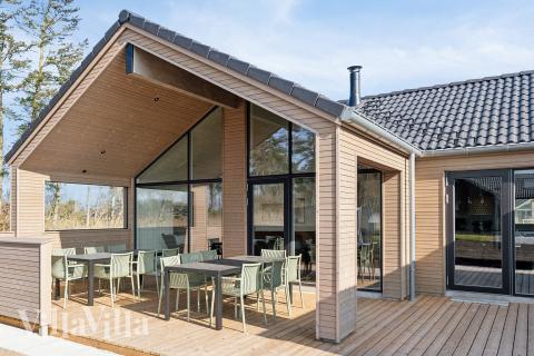 Das Luxusferienhaus Nr. 648 hat eine tolle Terrasse, die mit hochwertigen Gartenmöbeln für 14 Personen ausgestattet ist.