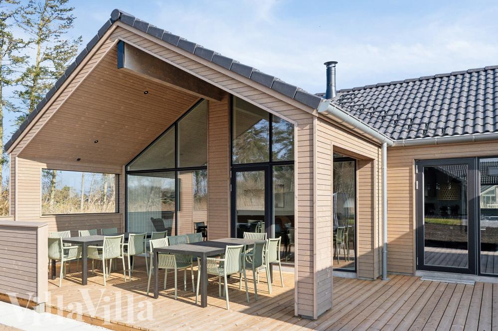 Das Luxusferienhaus Nr. 648 hat eine tolle Terrasse, die mit hochwertigen Gartenmöbeln für 14 Personen ausgestattet ist.