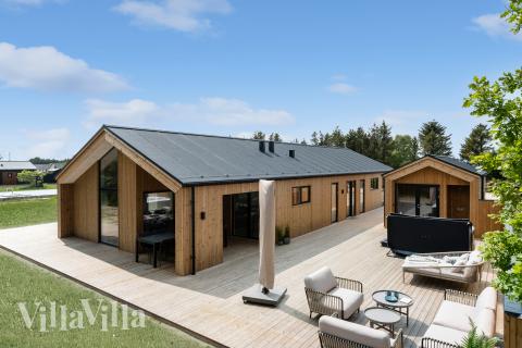 Diese schicke Haus mit Whirlpool Nr. 683 mit Platz für 10 Personen liegt in Nordjütland