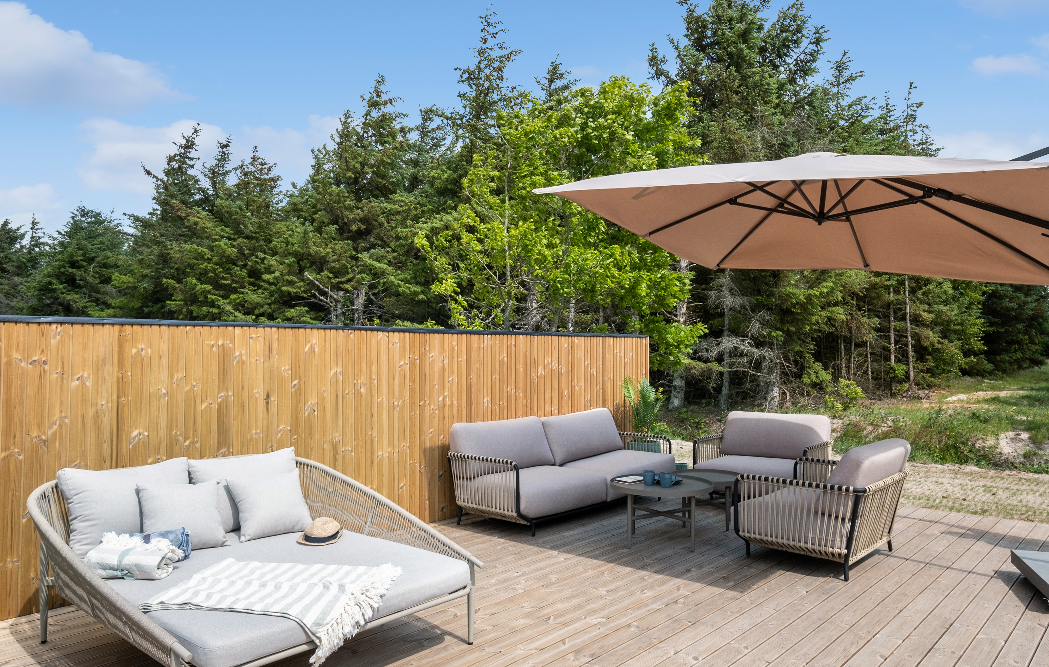 Das Luxusferienhaus Nr. 683 hat eine tolle Terrasse, die mit hochwertigen Gartenmöbeln für 10 Personen ausgestattet ist.