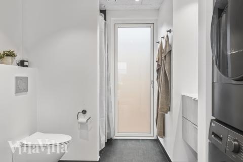 Eines der Badezimmer im Luxusferienhaus Nr. 683