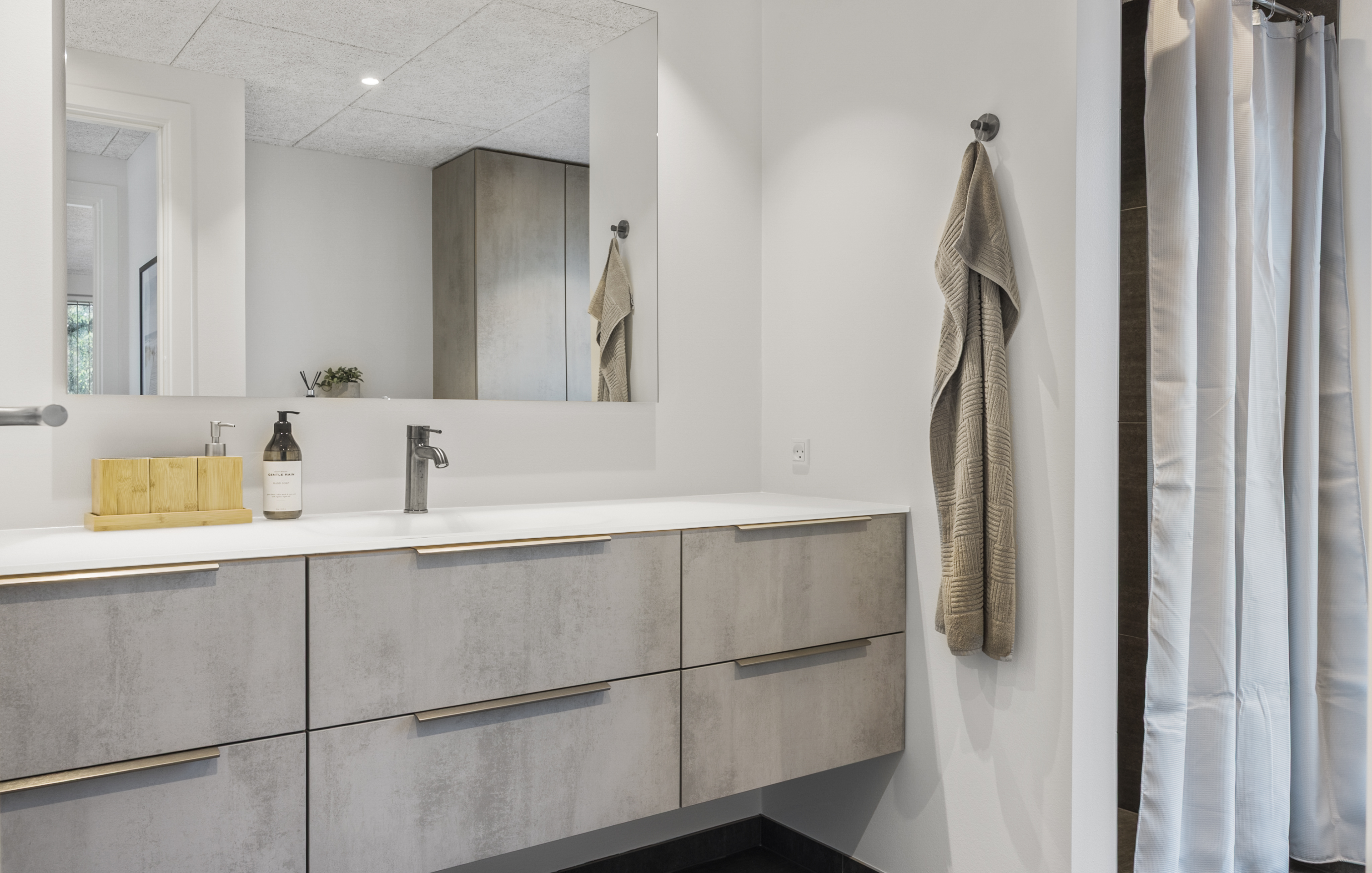 Im Luxusferienhaus Nr. 683 für 10 Personen gibt es Bad mit Dusche.
