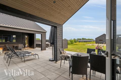 Auf der Terrasse des Ferienhauses Nr. 632 ist Platz für 18 Personen.