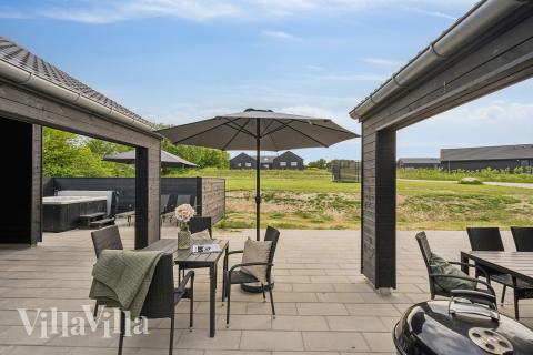 Große Terrasse am Luxusferienhaus Nr. 662 in Südjütland.