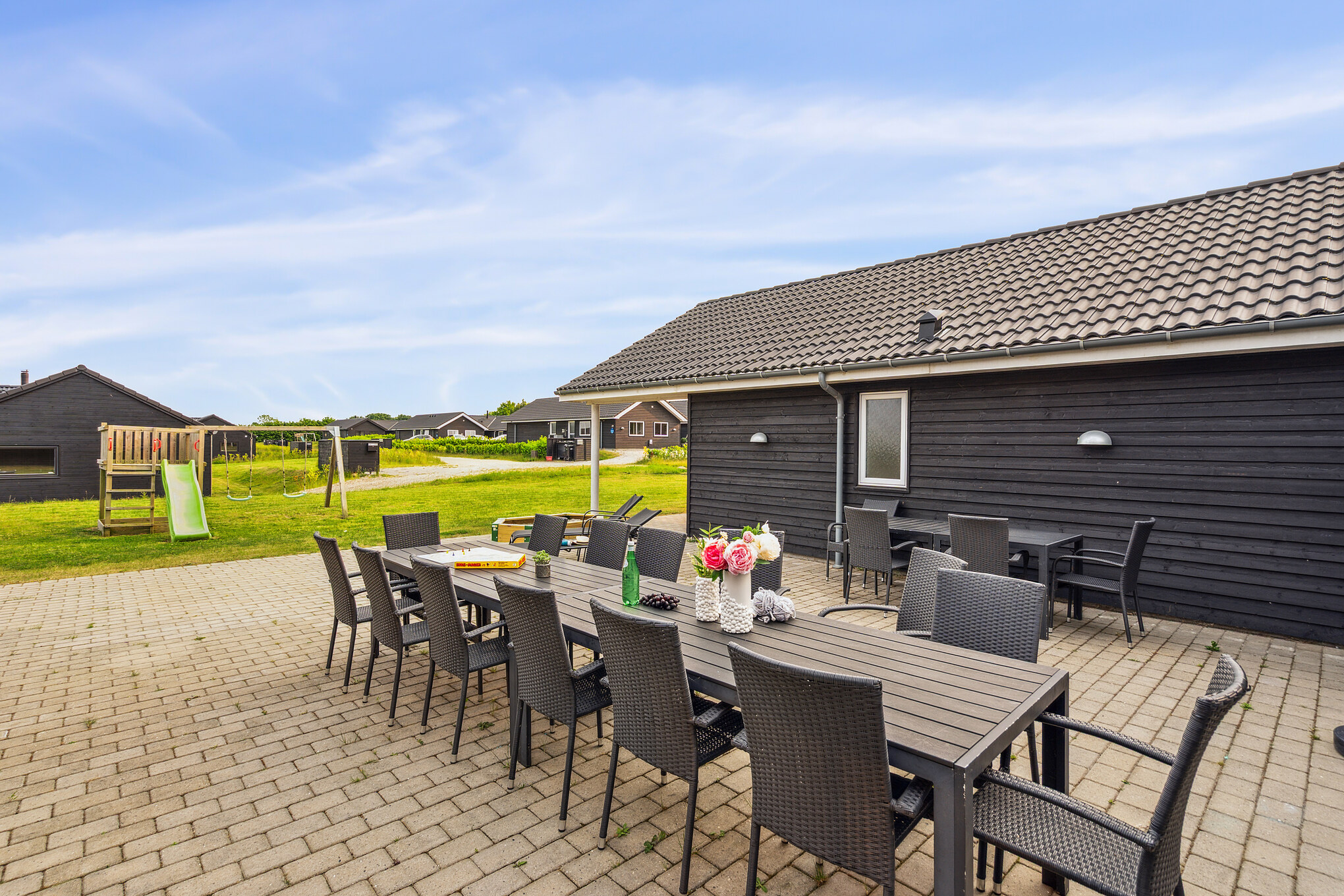 Auf der Terrasse des Ferienhauses Nr. 508 ist Platz für 20 Personen.