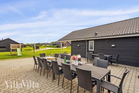 Auf der Terrasse des Ferienhauses Nr. 508 ist Platz für 20 Personen.